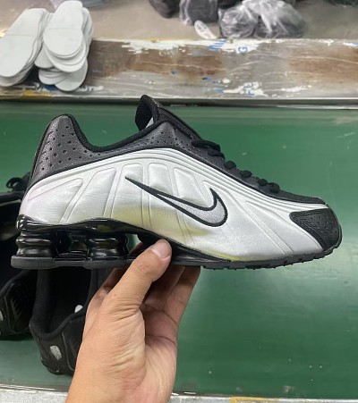 Shox R4-051  Shox R4-051